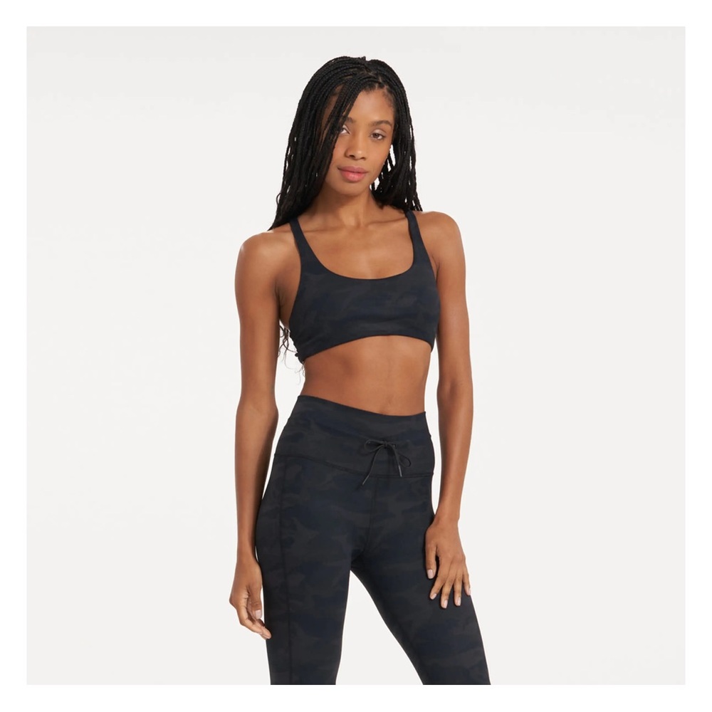 NWOT Vuori Yosemite Bra Black Camo